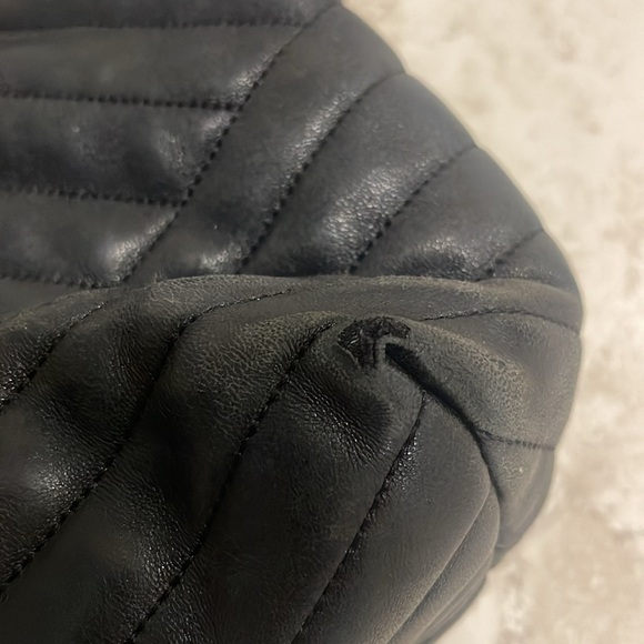 Tory Burch Kira Chevron Tote Bag in Black Quilted Lambskin - Picture 13 of 16